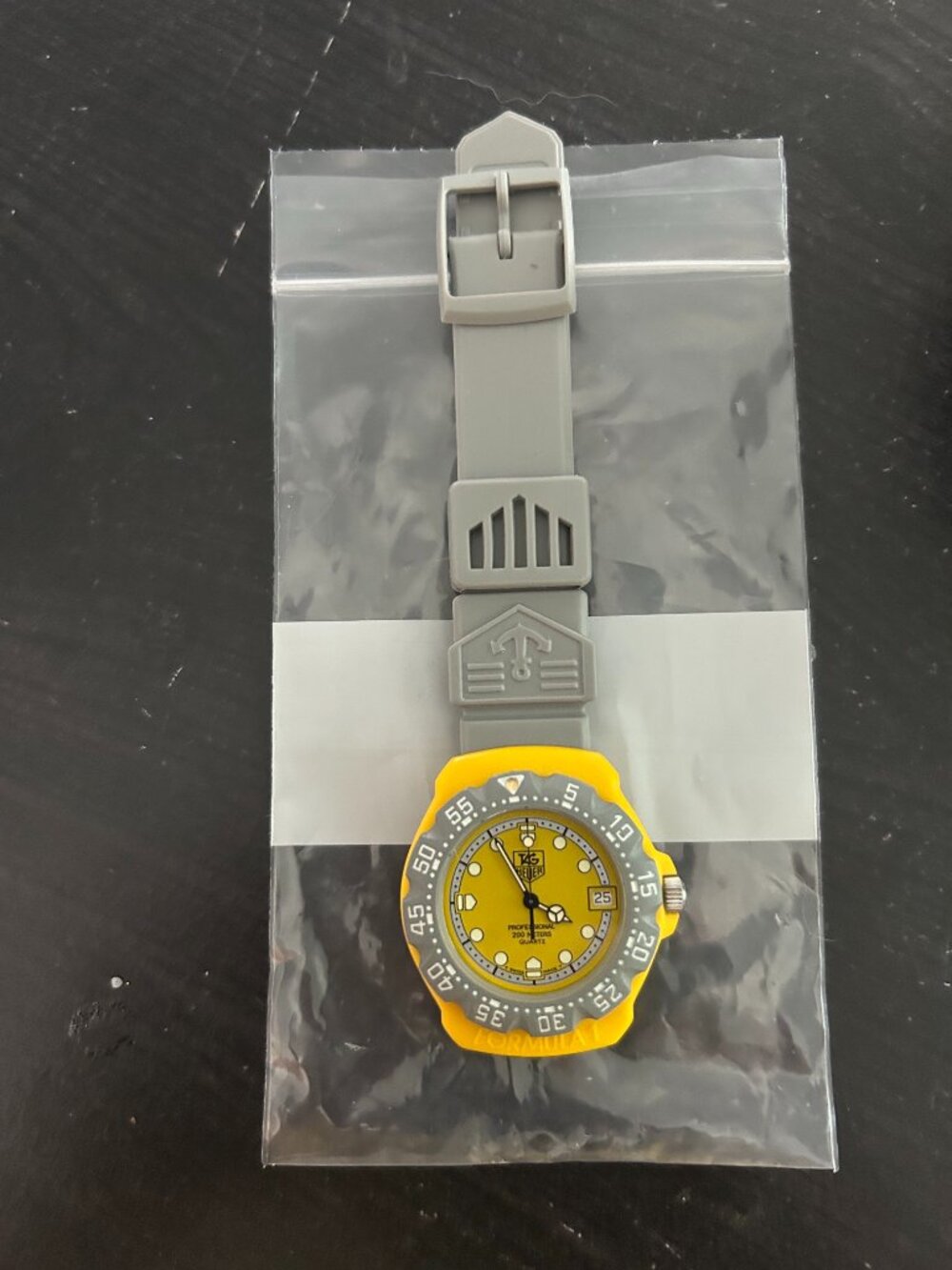 Tag Heuer 35mm Men's Formula 1 Yellow/ Grey Swiss Quartz Watch! Ref: 382.513/1!